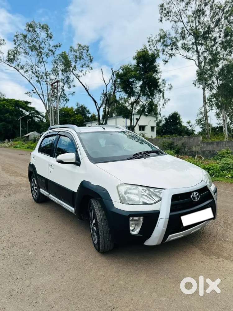 Toyota Etios Cross 2015