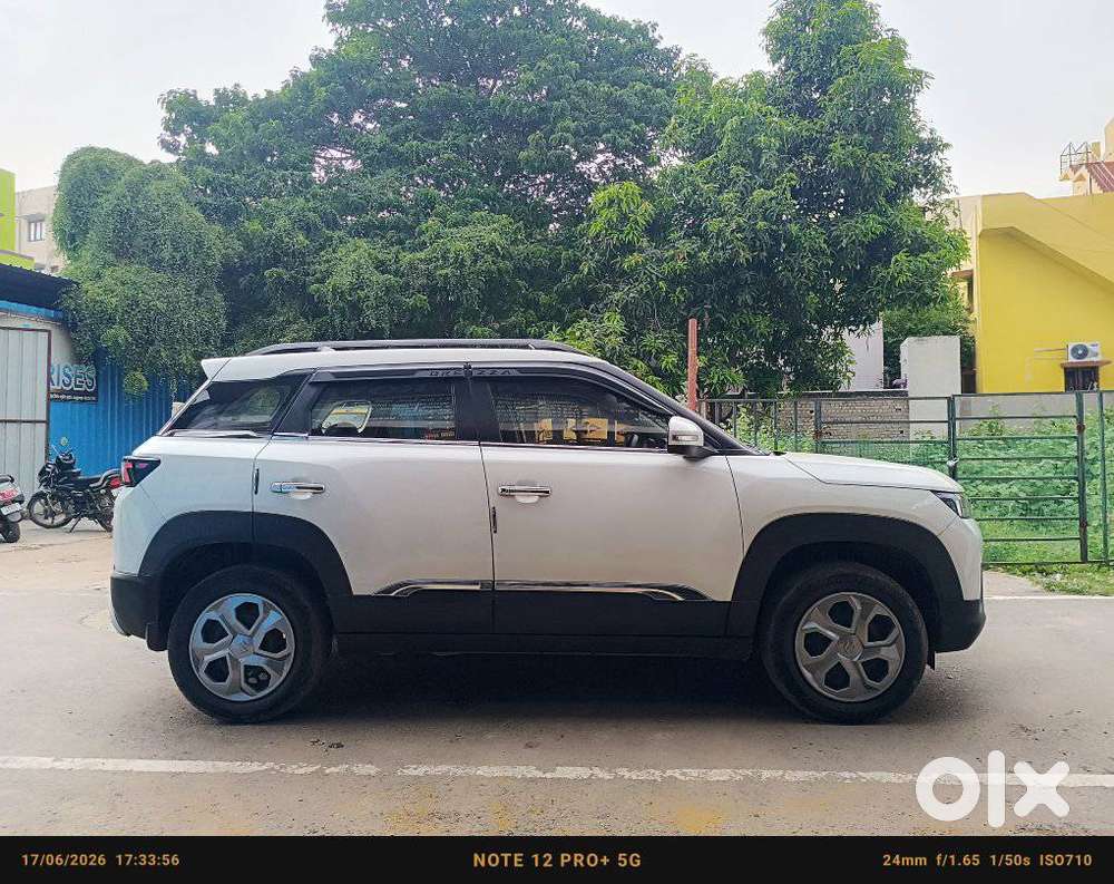 Maruti Suzuki Brezza 1.5 Vxi Smart Hybrid, 2023, Petrol