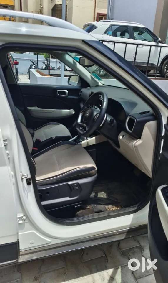 Hyundai Venue 1.0 Sx (o) Turbo Dct, 2023, Petrol