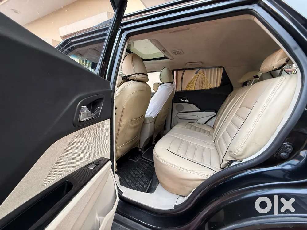 Mahindra Xuv300 W8 Diesel In Showroom Condition