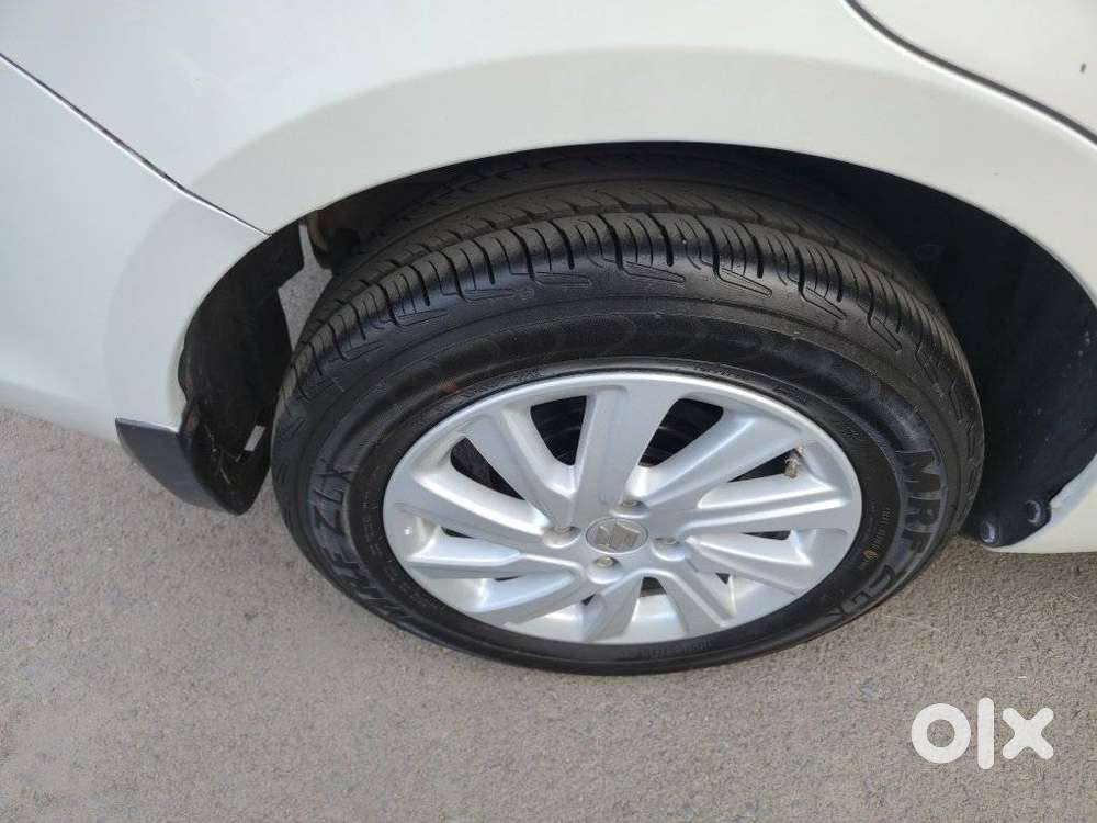 Maruti Suzuki Swift Dzire Zdi + Mt, 2017, Diesel