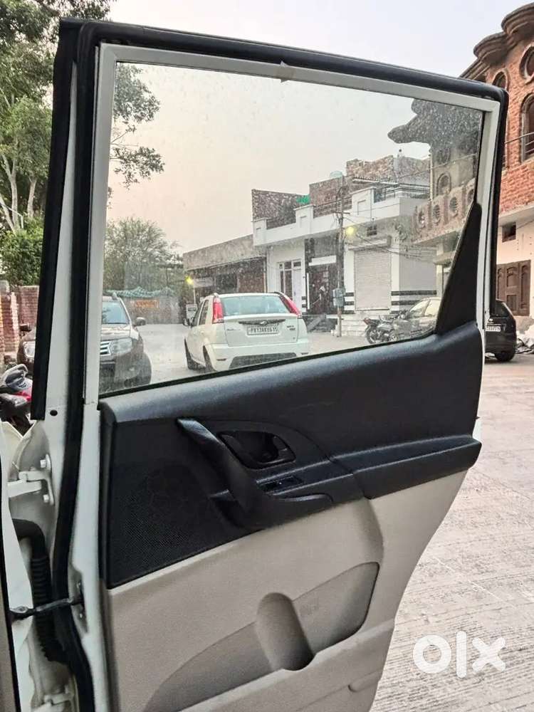 Mahindra Xuv500 2017 Diesel 104000 Km Driven