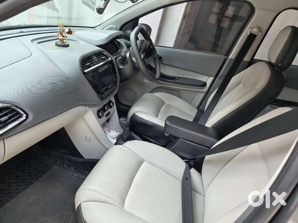 Tata Tiago 1.2 Revotron 2025 Petrol Manual