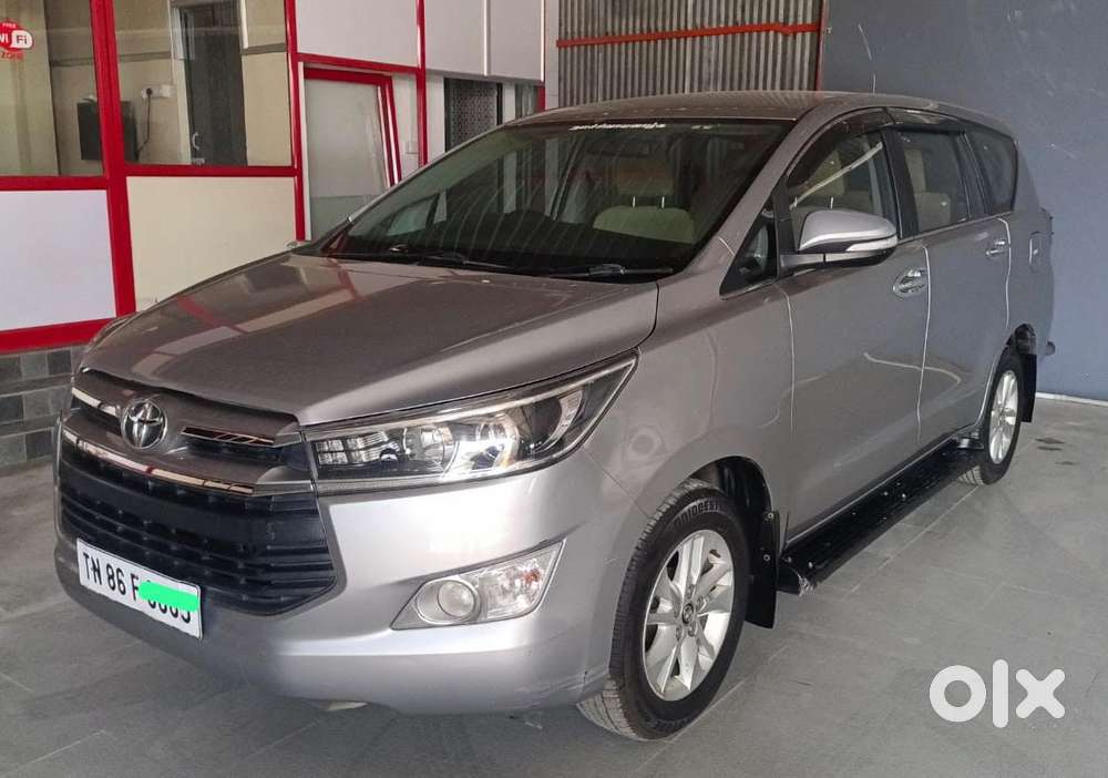 Toyota Innova Crysta 2.4 V, 2016