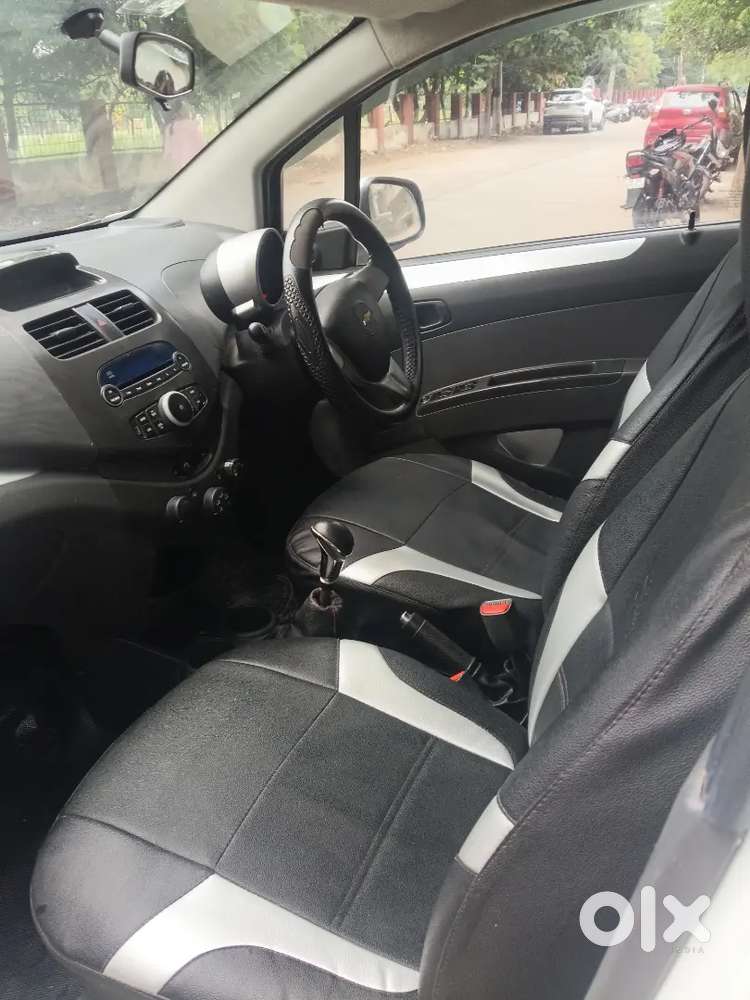 Chevrolet Beat Petrol 2014