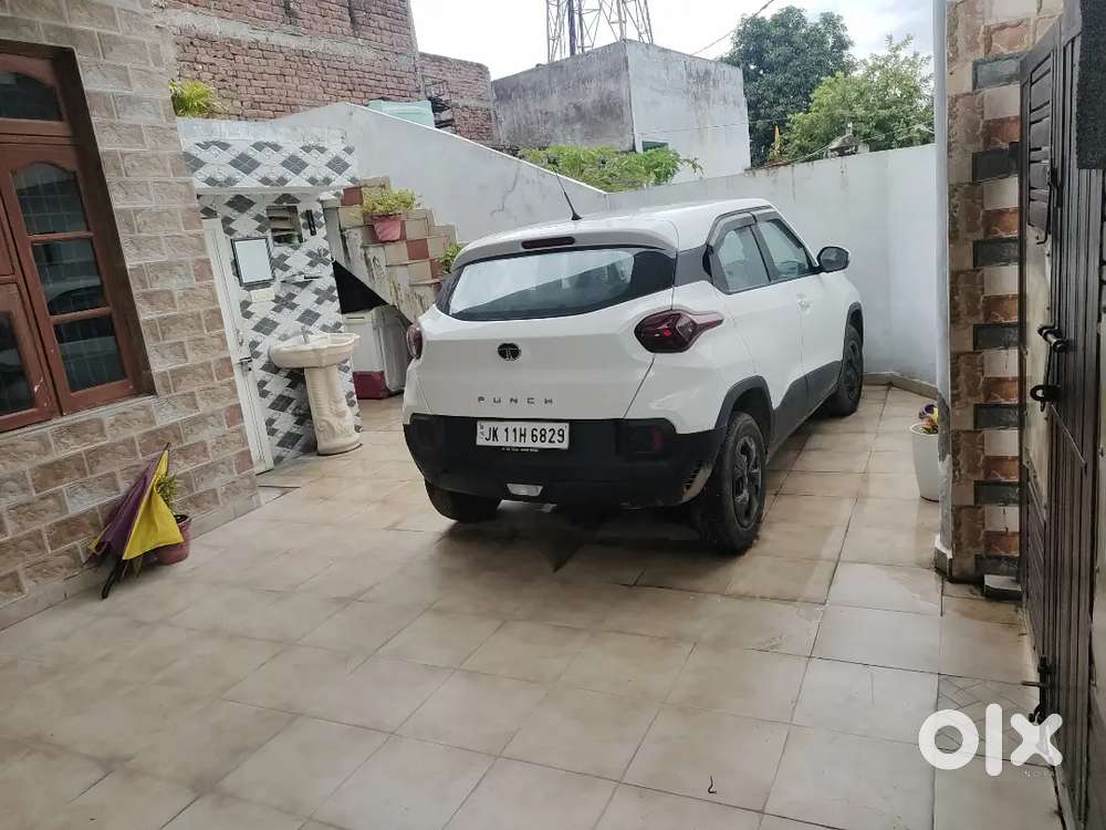 Tata Punch 2025 Petrol Well Maintained