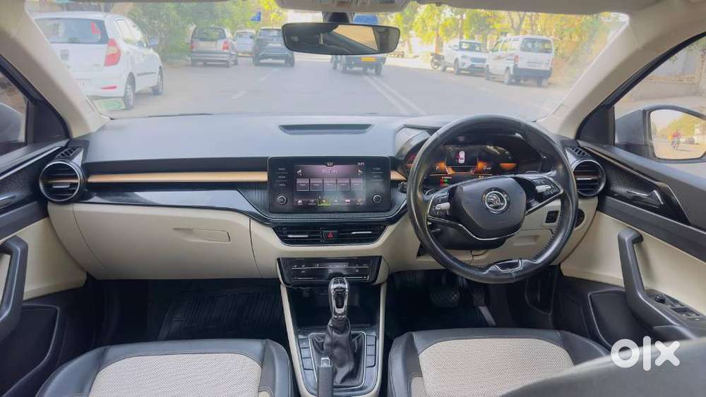 Skoda Slavia 1.0 Tsi Style At, 2023, Petrol