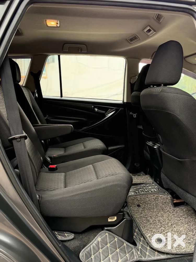 Toyota Innova Crysta [2020-ongoing] 2.4 Gx 7 Str, 2021, Diesel
