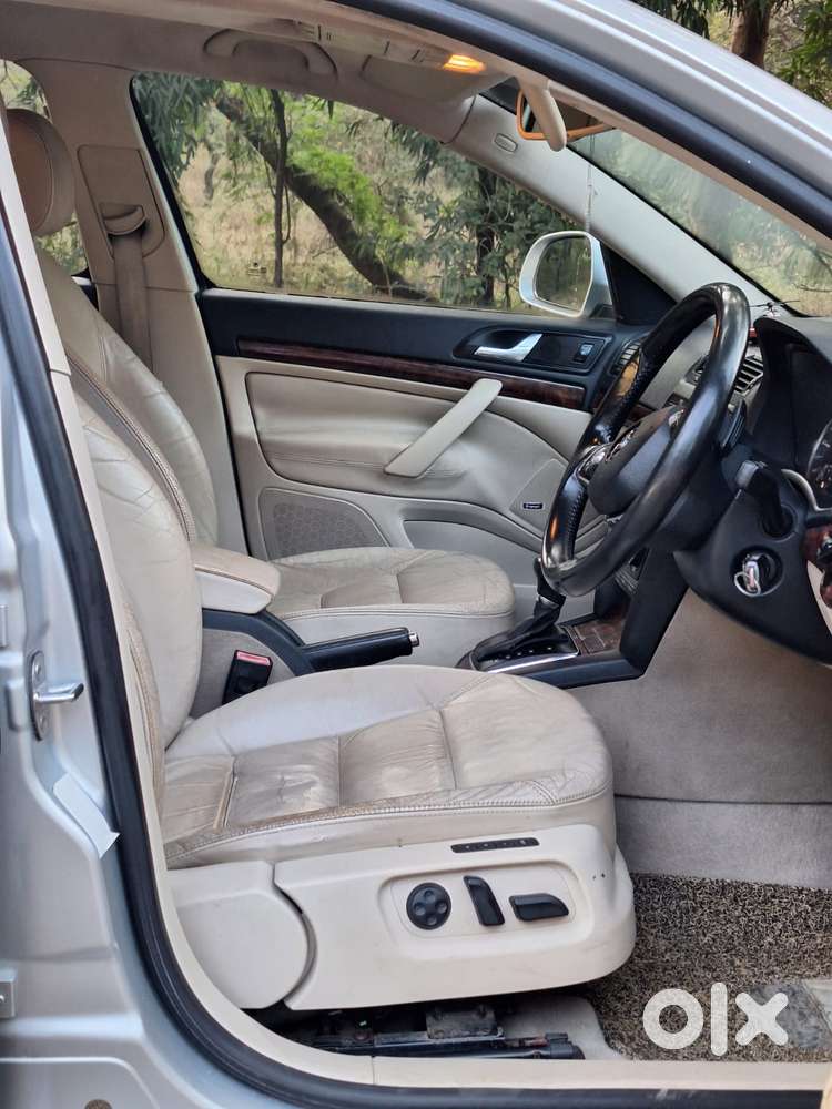 Skoda Laura Ambiente 2.0 Tdi Cr Automatic, 2011, Diesel