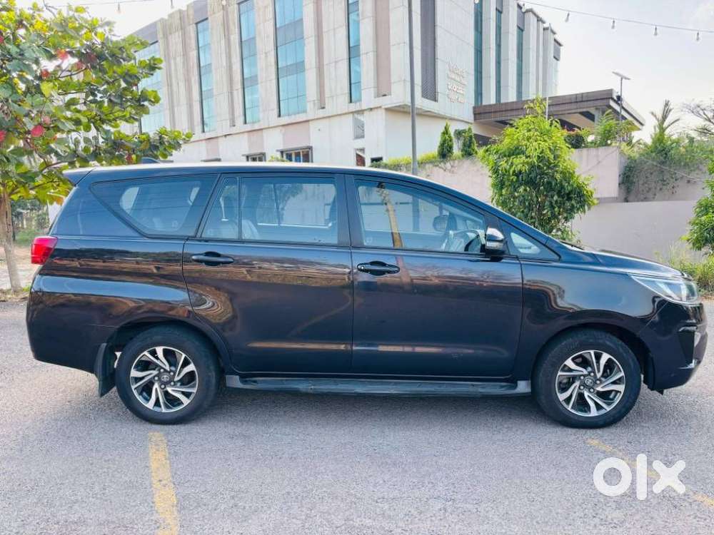 Toyota Innova Crysta 2.4 G Mt 7 Str, 2022, Diesel