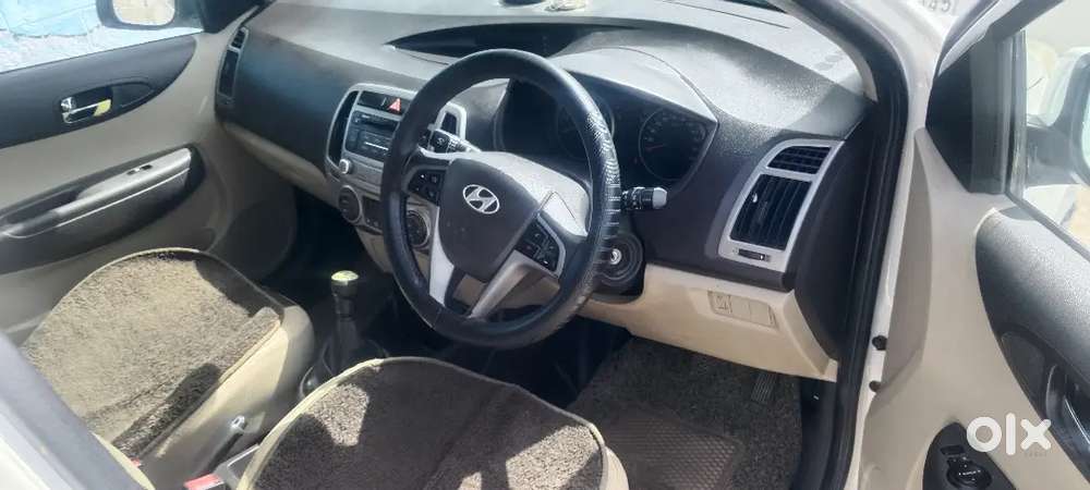 Hyundai I20 2012 Petrol 81500 Km Driven -ac Not Working Only