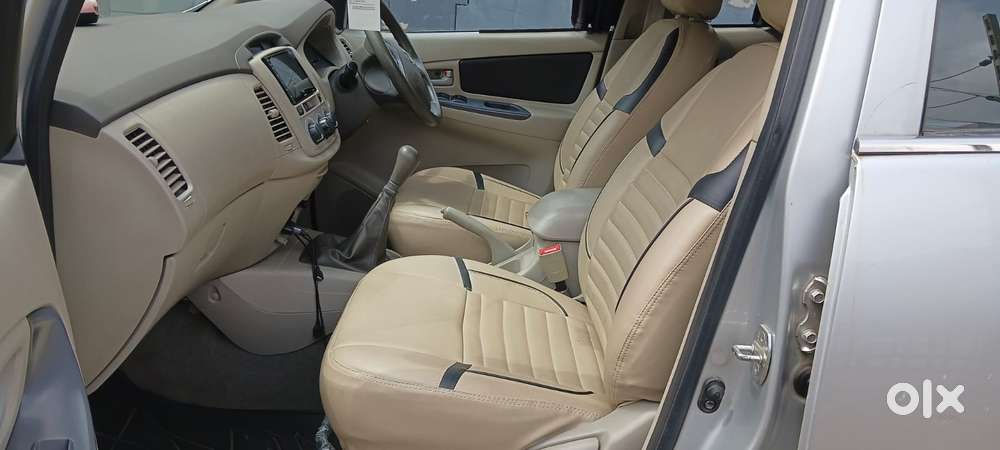 Toyota Innova 2.5 G (diesel) 8 Seater Bs Iv, 2015, Diesel
