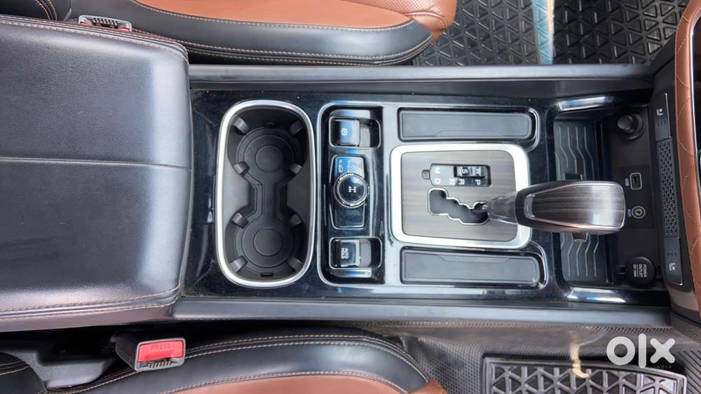 Mahindra Alturas G4 4x4 At, 2019, Diesel