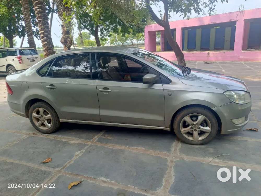 Skoda Rapid Tsi Active 2013
