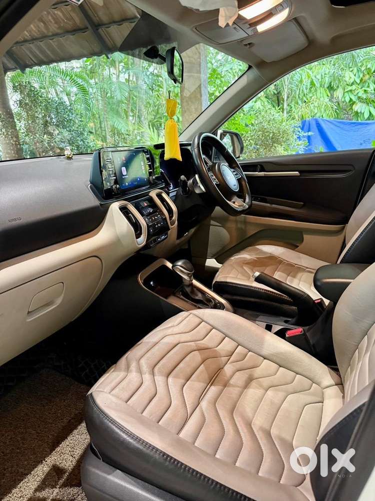 Kia Sonet White Well Maintained Car For Sale – Excellent Condition