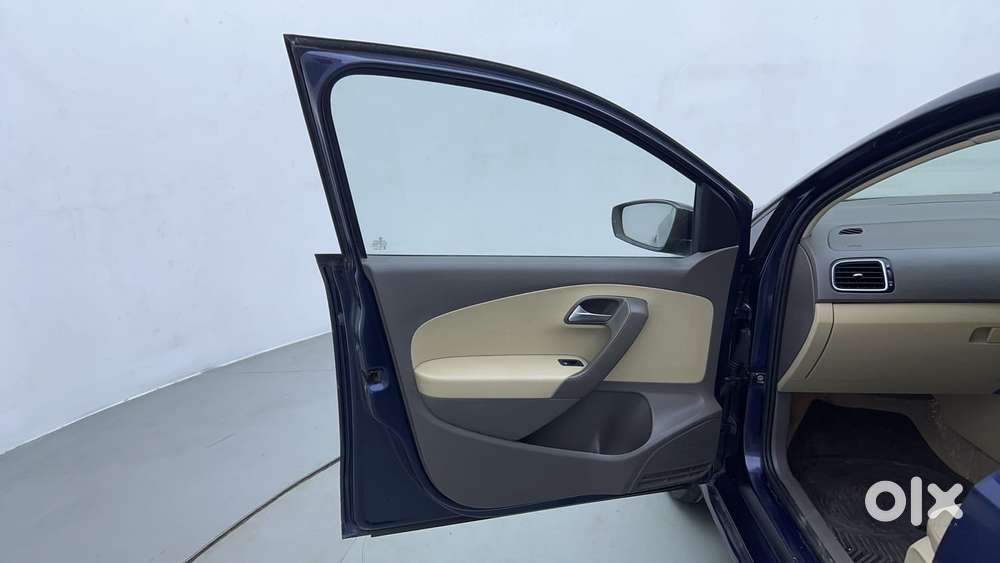 Volkswagen Vento 2010-2013 Petrol Highline, 2015, Petrol