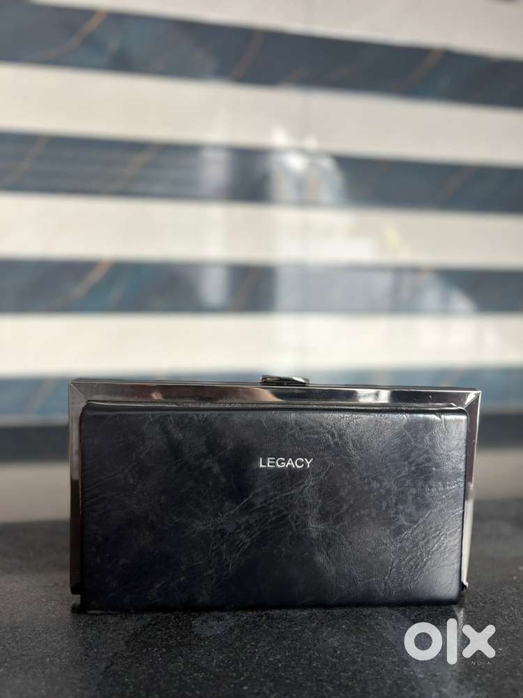 Elegant clutch purse