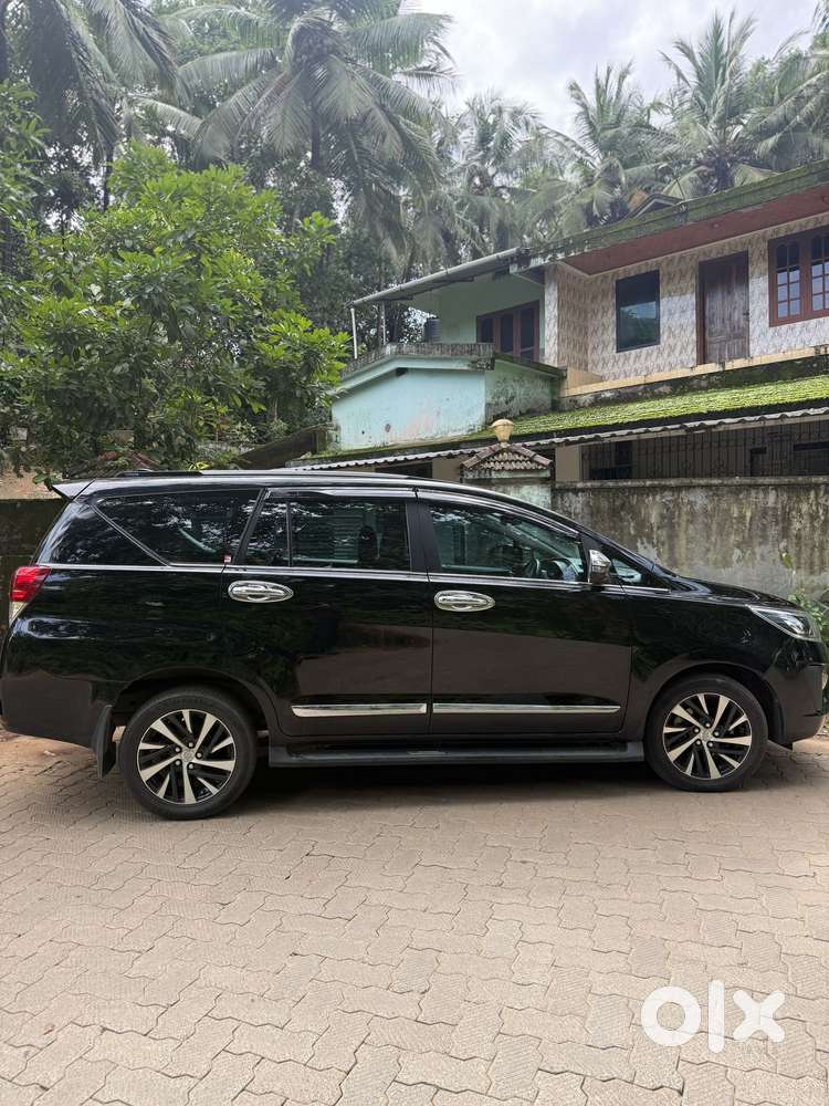 Toyota Innova Crysta 2.8 Zx Automatic 7 Str, 2022, Diesel