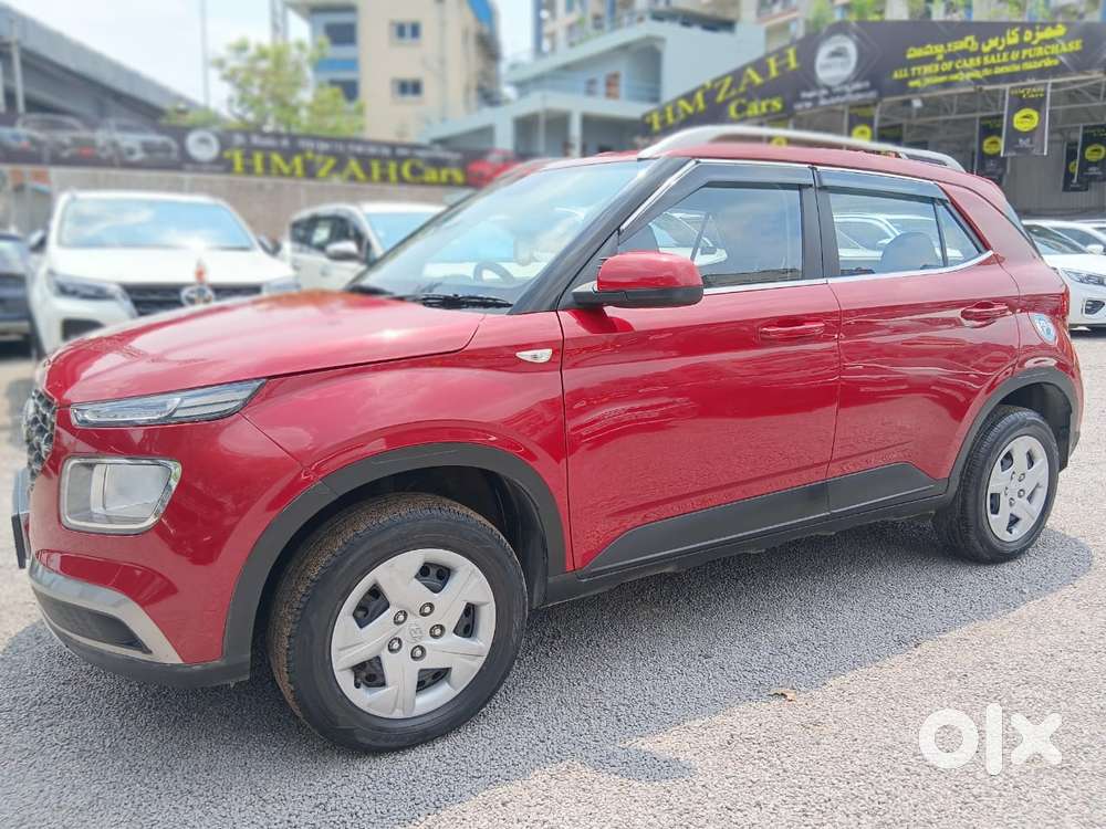 Hyundai Venue 1.2 S (o), 2022, Petrol