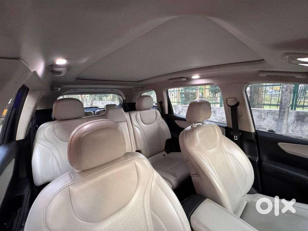 Mahindra Xuv700 2.0 Ax 7 Petrol At Str, 2021, Petrol