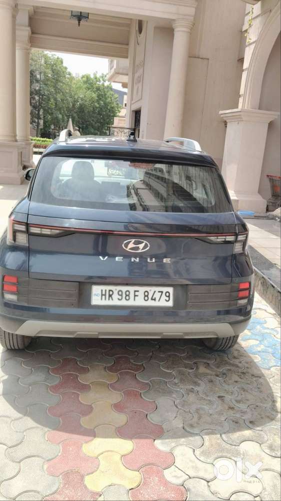 Hyundai Venue 2022  1st Owner  Only 18,000 Km Driven  Excellent Con