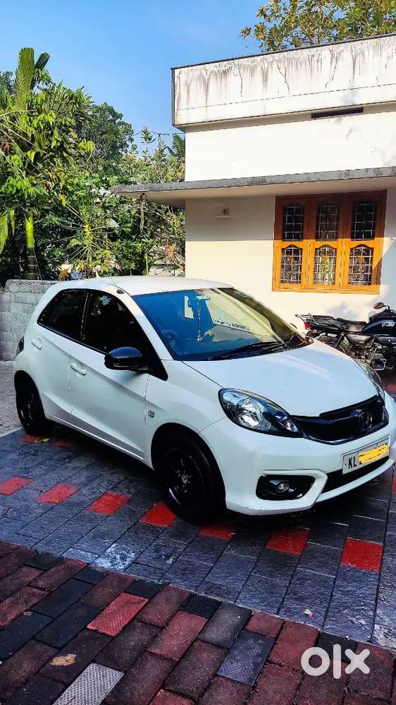 Honda Brio 2015 Petrol Well Maintained