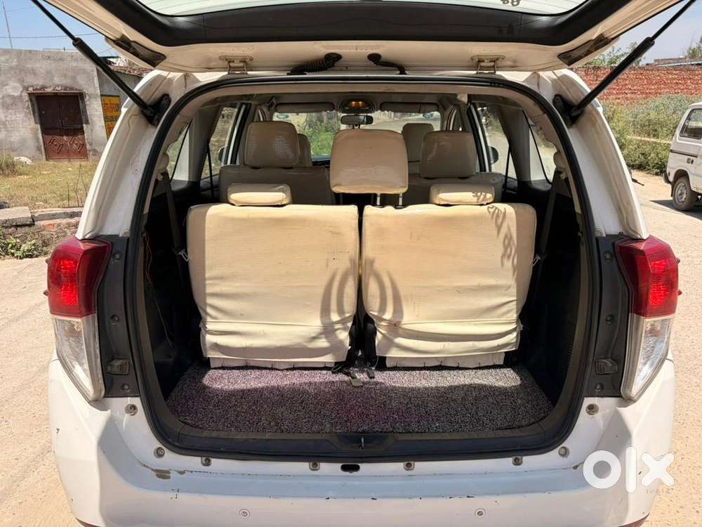 Toyota Innova Crysta 2016 Diesel Well Maintained