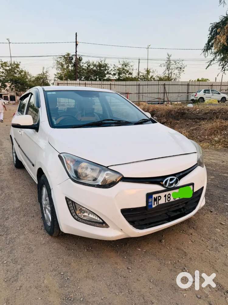 Hyundai I20 2013 Diesel 940000 Km Driven