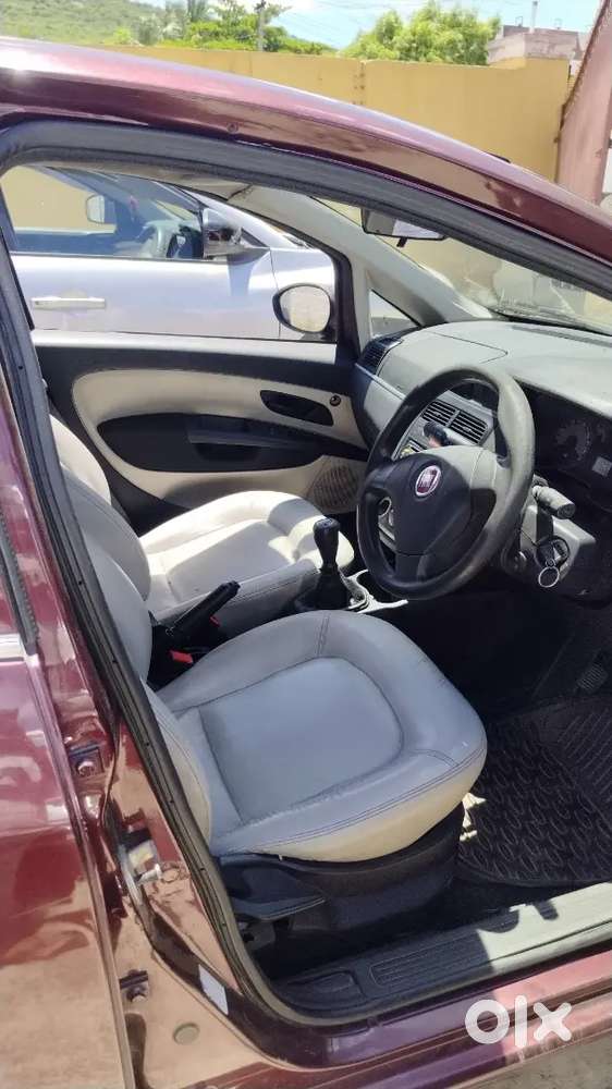 Fiat Linea Classic Ac Ps Pw Alloys .2015 Diesel 112000 Km Driven