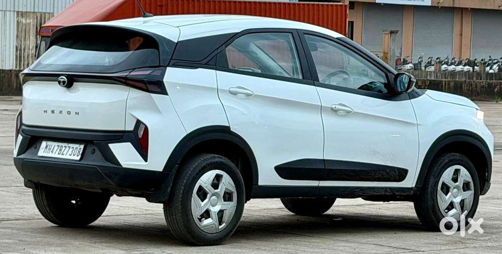 Tata Nexon Smart Plus S 1.2 Revotron Petrol 5 Mt, 2025, Petrol