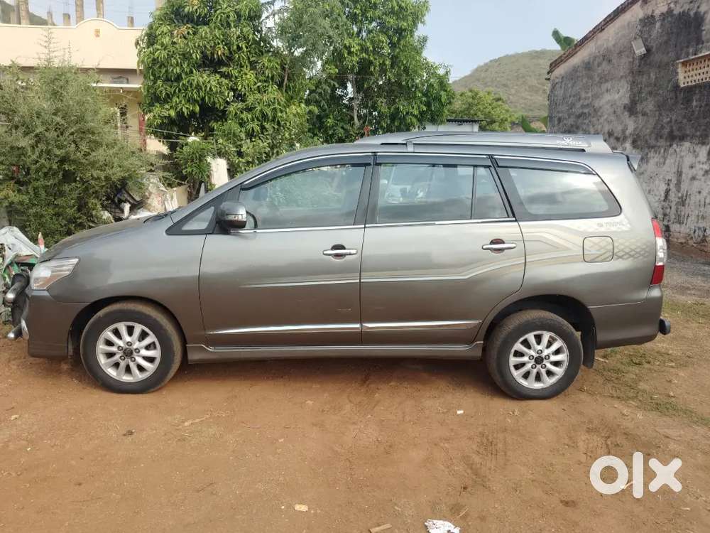 Toyota Innova 2012 Diesel Well Maintained