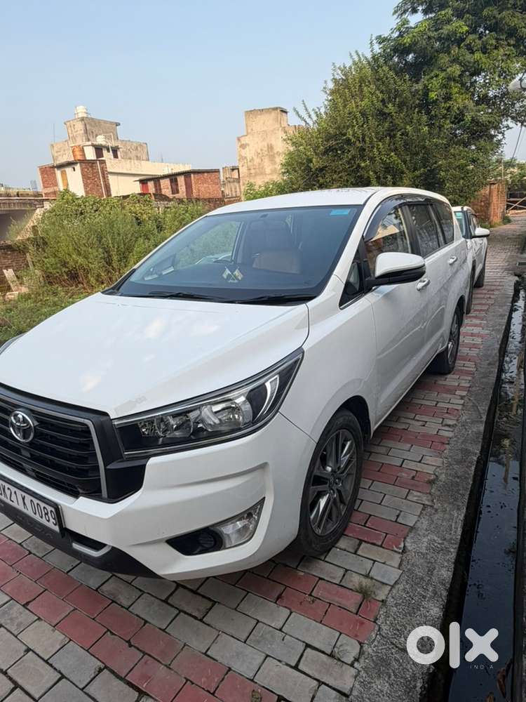 Toyota Innova Crysta 2024