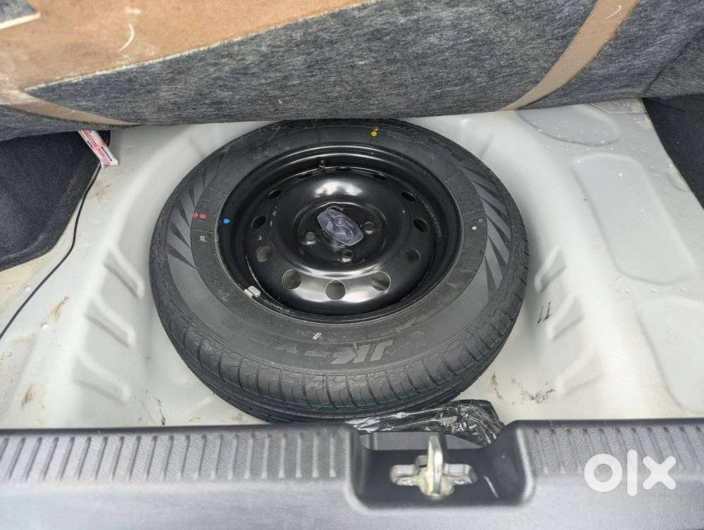 Maruti Suzuki Swift Dzire Vxi(o) Mt, 2024, Petrol