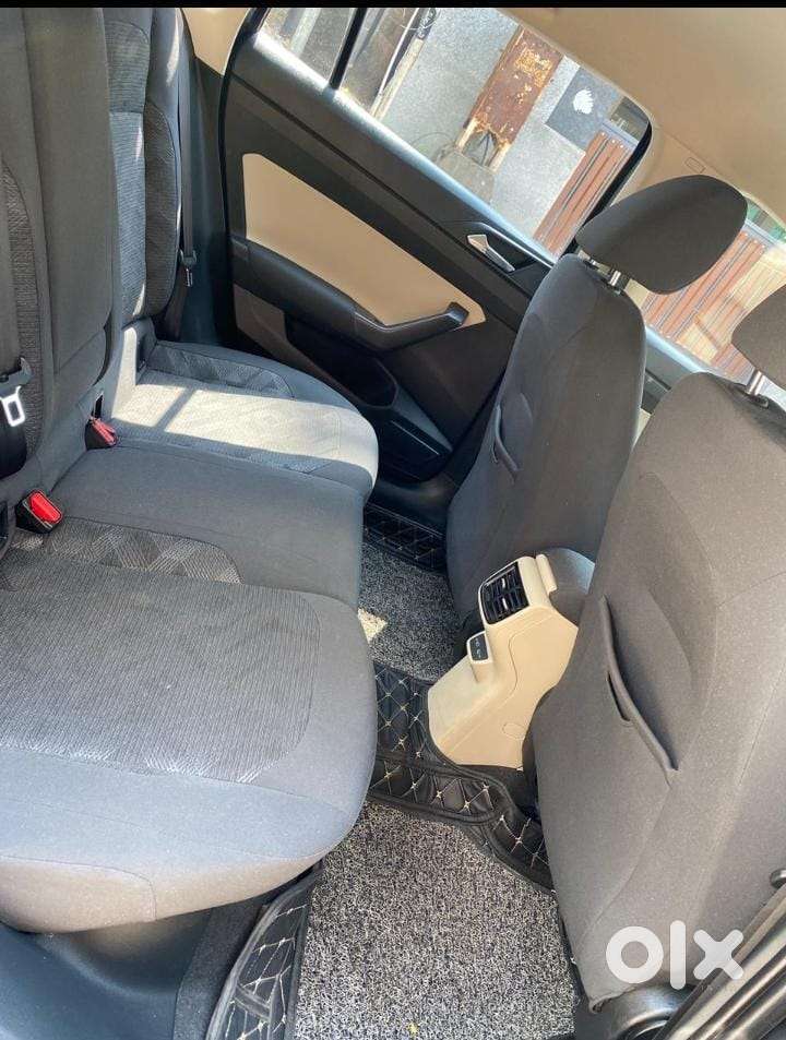 Skoda Slavia 1.0 Ambition Tsi At, 2023, Petrol