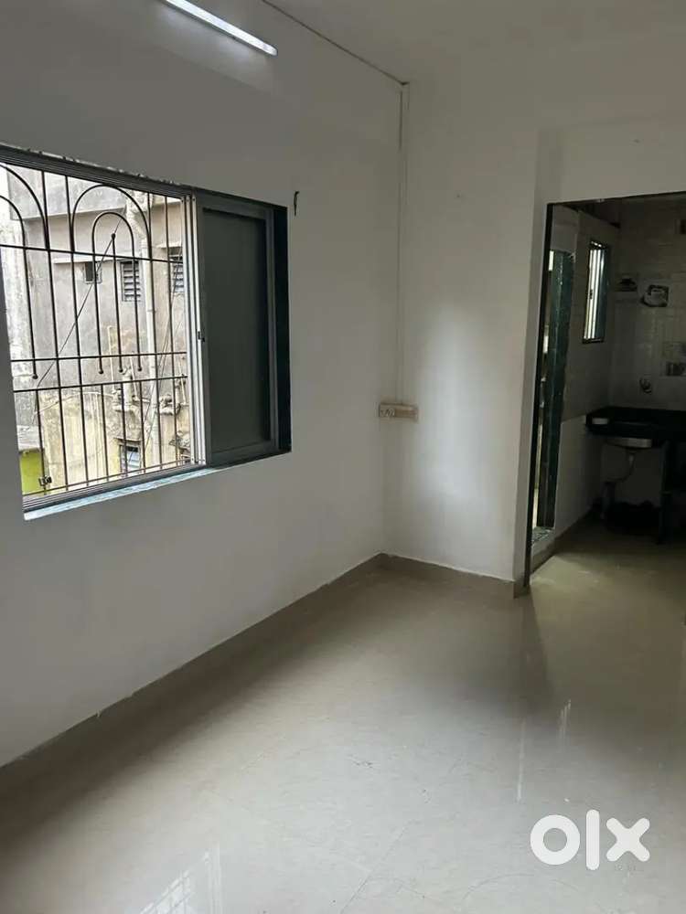 One Rk 2nd Floor Flat Available For Rent in Versova Village For Rent