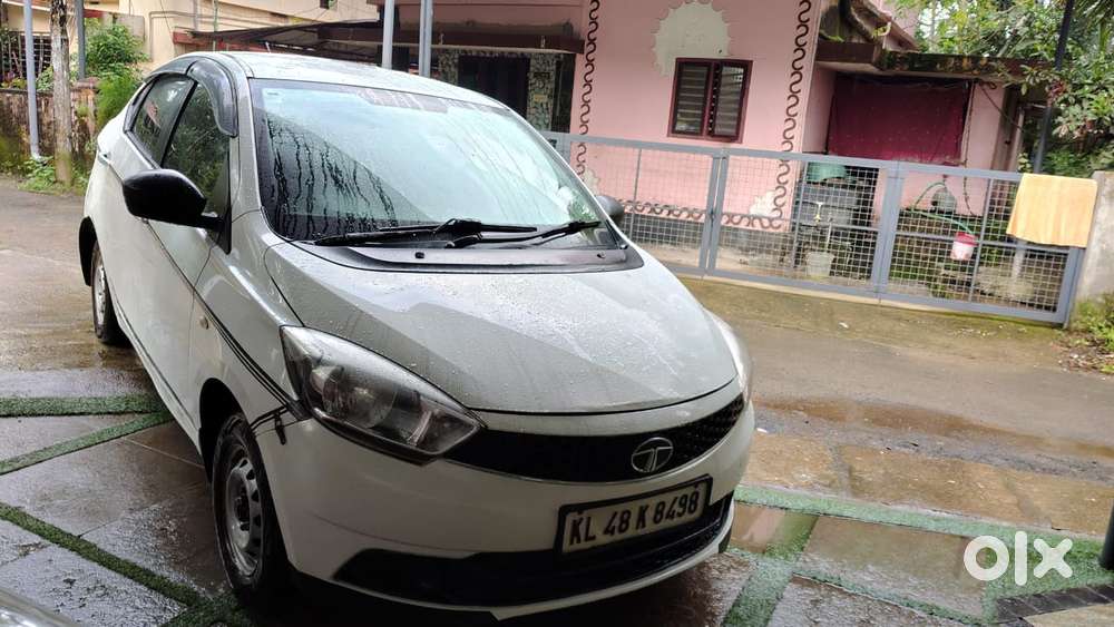 Tata Tigor Xe, 2017, Petrol