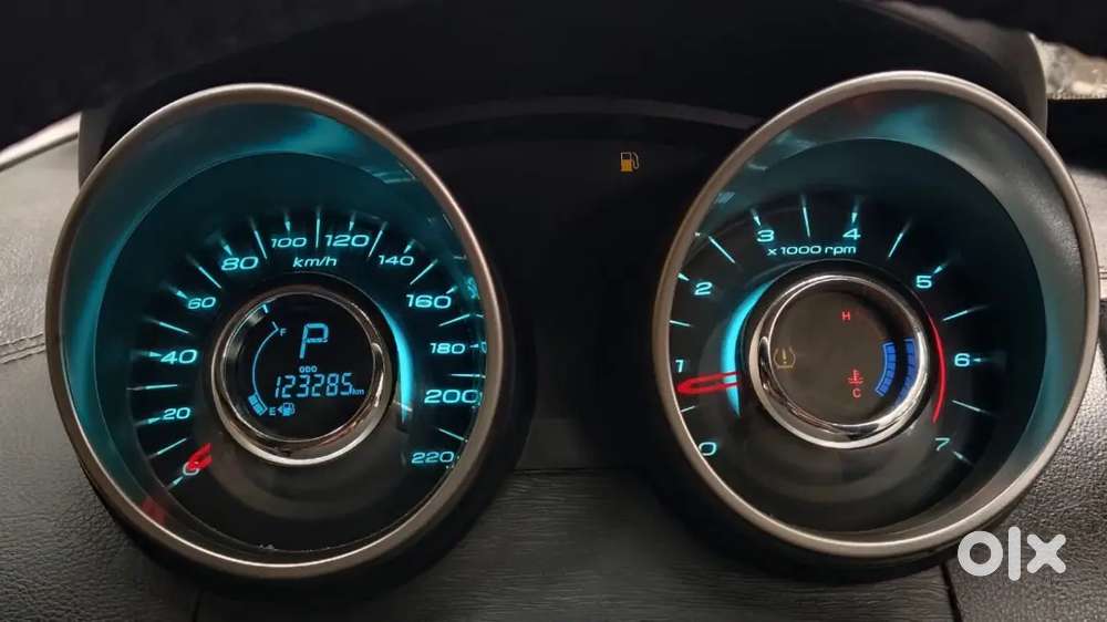 Mahindra Xuv500 2018 Diesel 125000 Km Driven W11amt