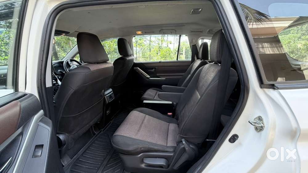 Toyota Innova Hycross Hybrid 2023