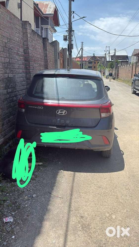 Hyundai Nios Era Selling Urgent