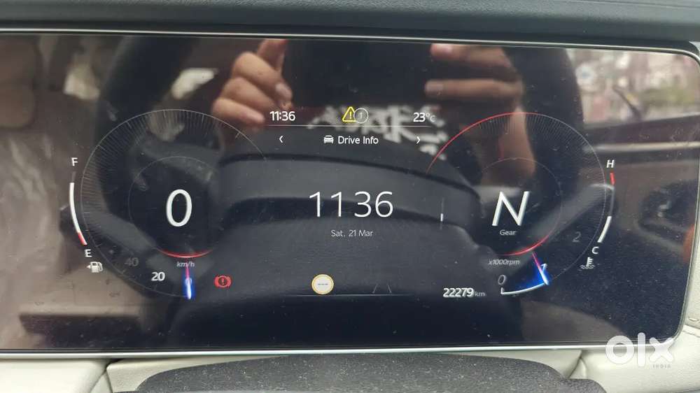 Mahindra Xuv700 2024 Diesel 22300 Km Driven