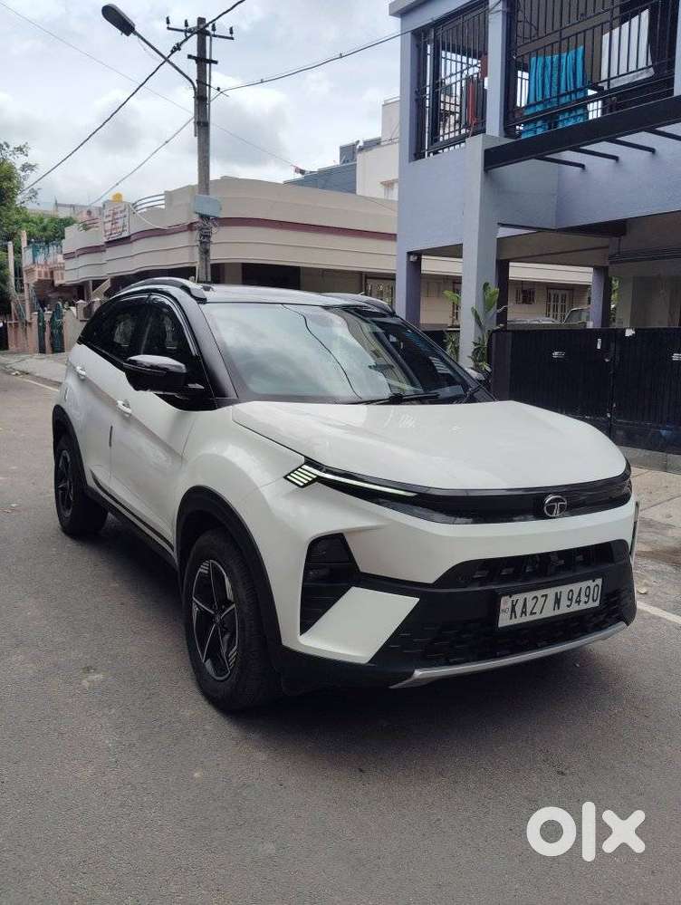 Tata Nexon Fearless Plus S Purple 1.5 Revotorq Diesel 6amt Dual Tone..