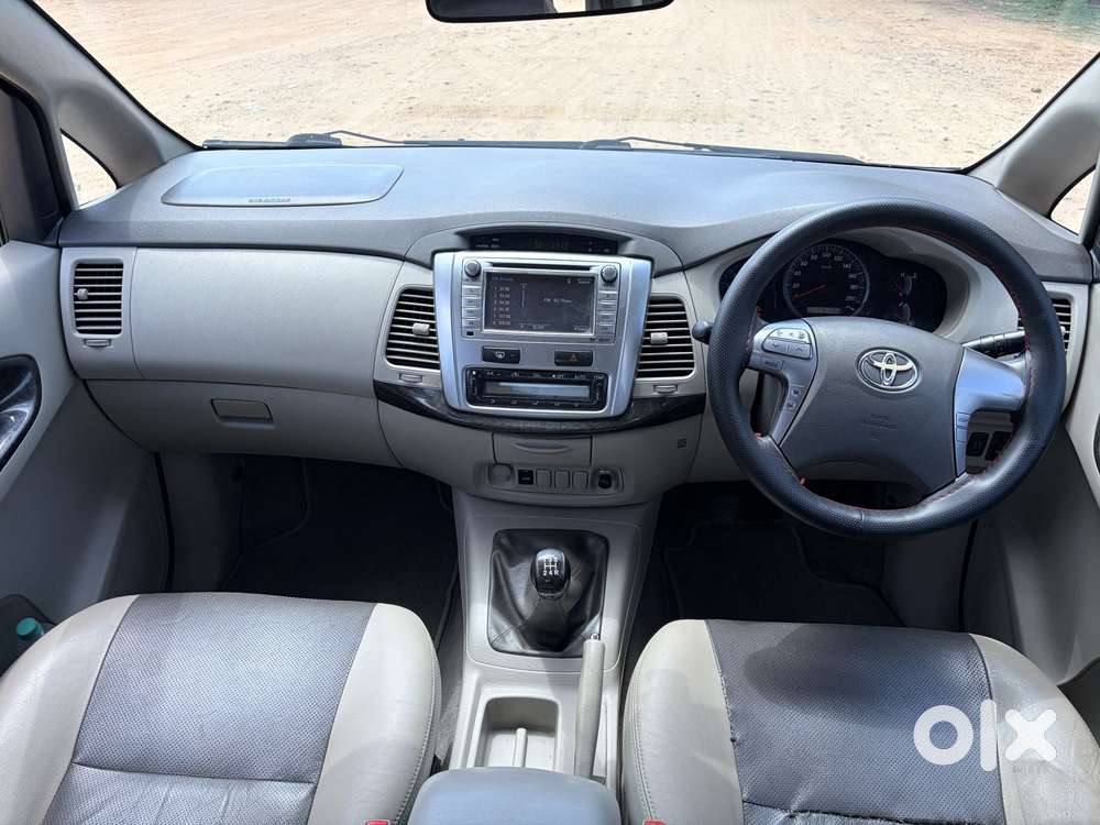 Toyota Innova 2.5 Zx 7 Str Bs-iv, 2014, Diesel