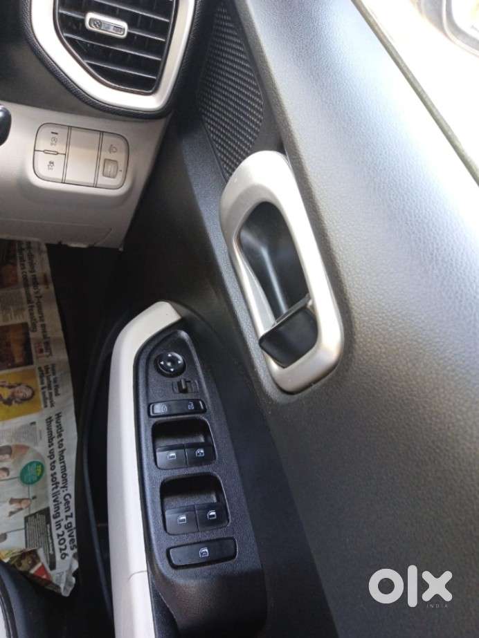 Hyundai Venue 1.2 S (o), 2024, Petrol