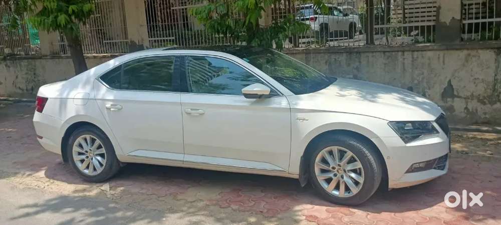 Skoda Superb 2018 Petrol 48000 Km Driven