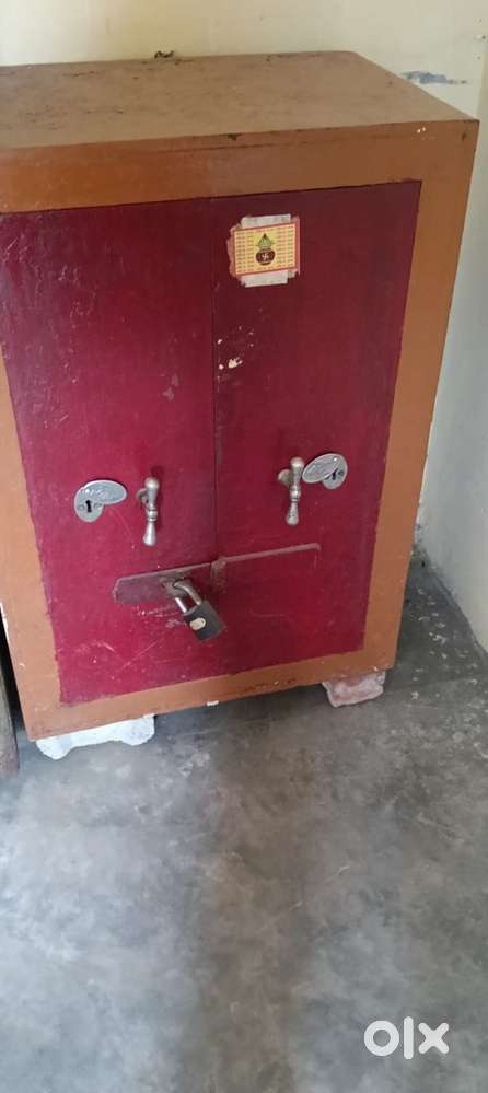 Gold jewellers safe