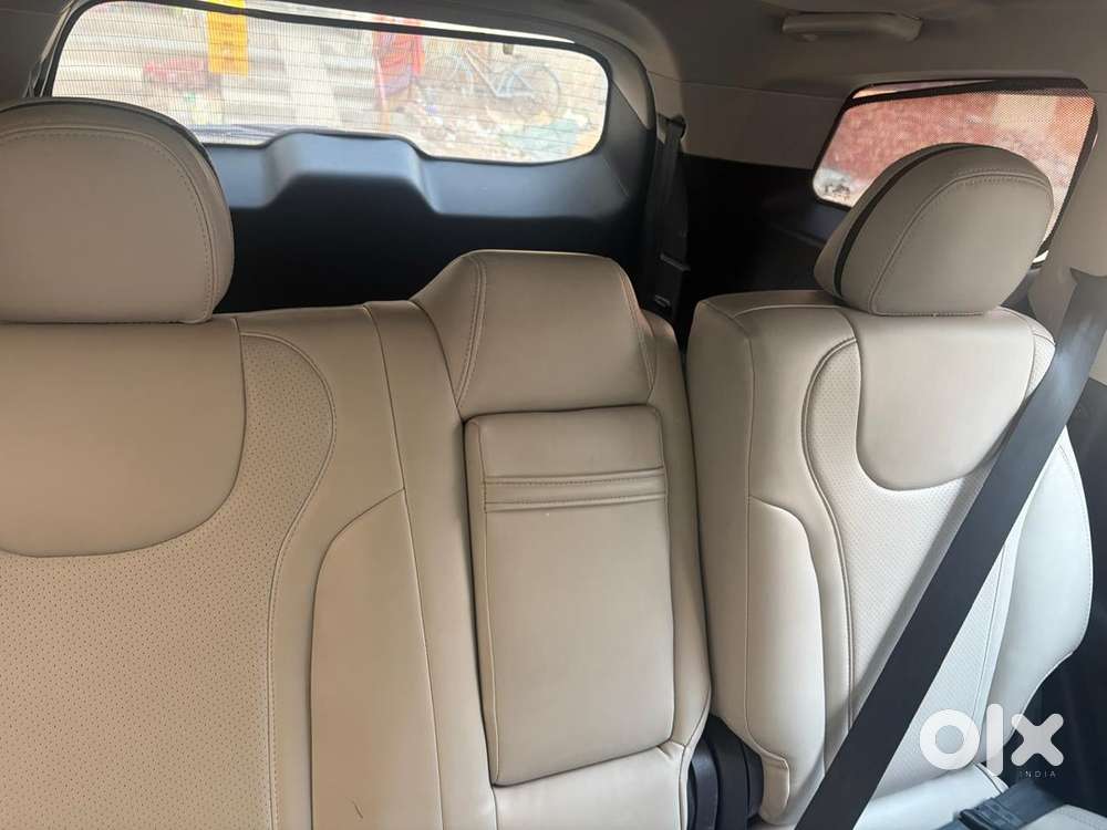Mahindra Xuv700 Petrol 2025