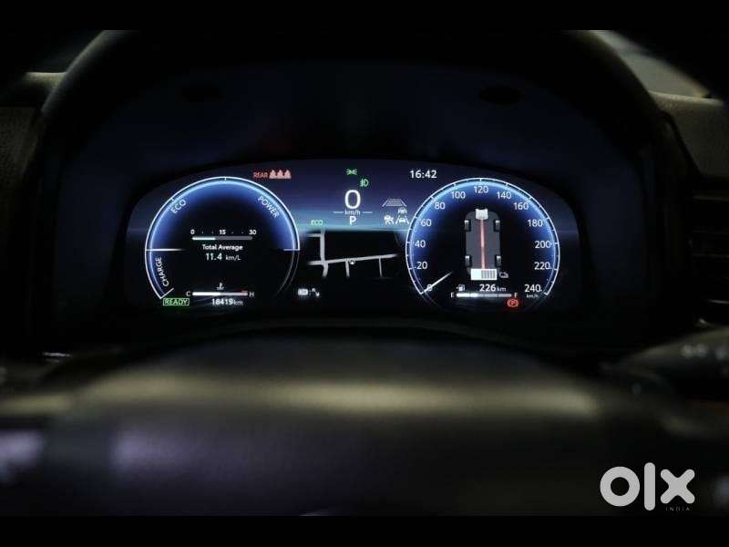 Toyota Camry Hybrid, 2025, Petrol