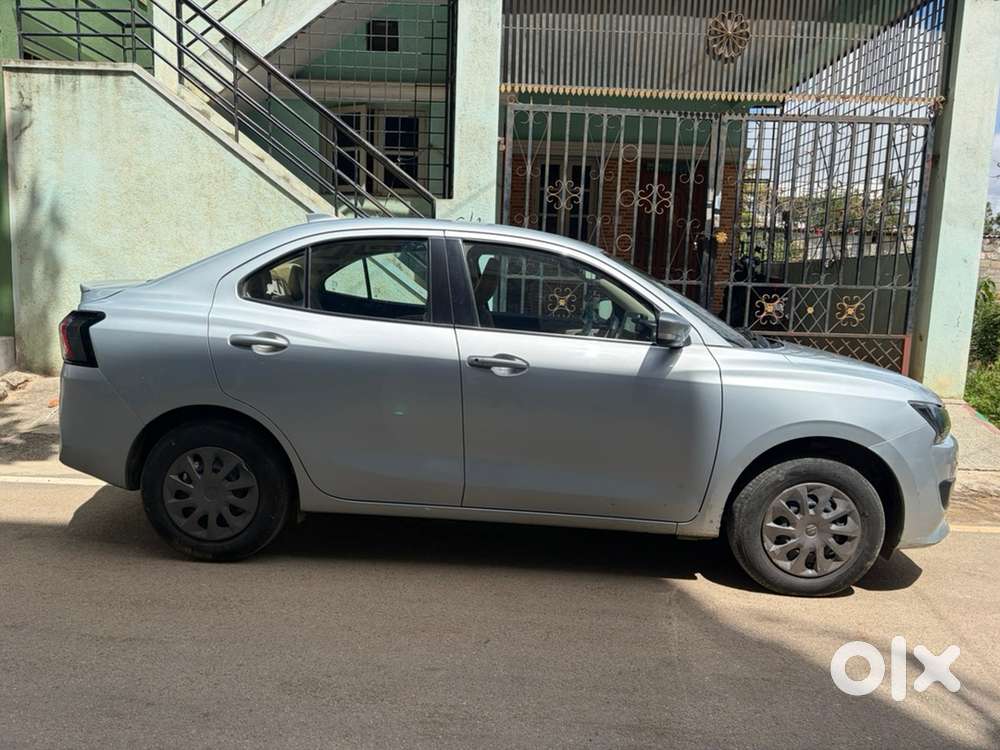 Dzire Vxi Automatic 4 Lacs Loan Continue