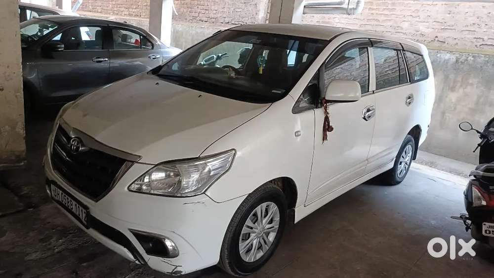 Toyota Innova 2014 Diesel 260000 Km Driven