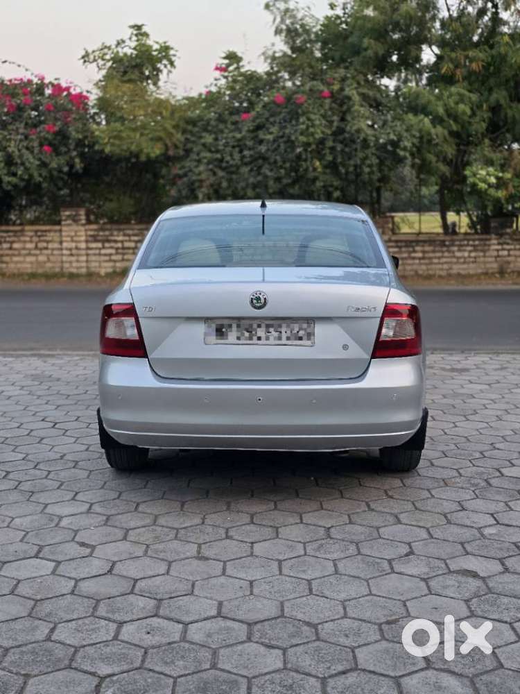 Skoda Rapid Elegance 1.6 Tdi Cr Manual, 2012, Diesel